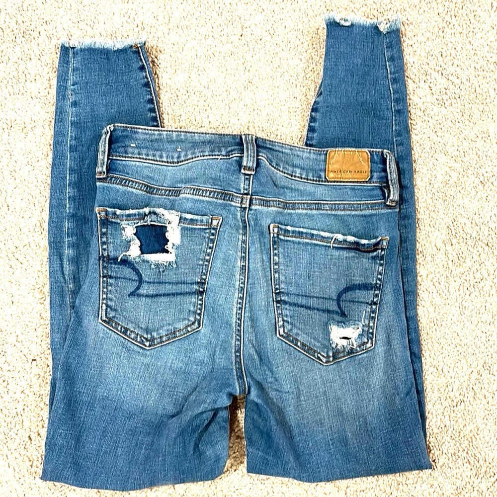 American Eagle Women’s High Rise Distressed Jeggings Size 2 - Picture 3 of 14